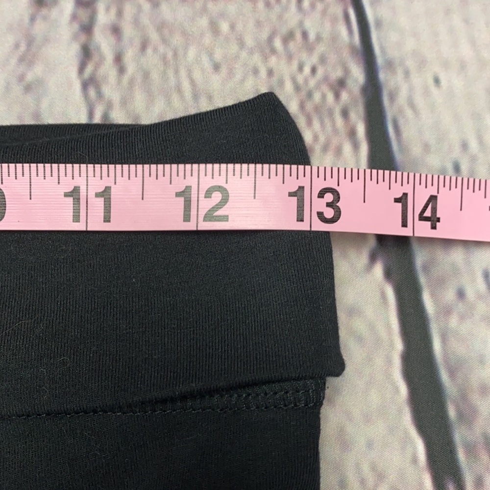 NWOT: FOREVER 21 Black Activewear Legging Capris Size: Small - Picture 9 of 17